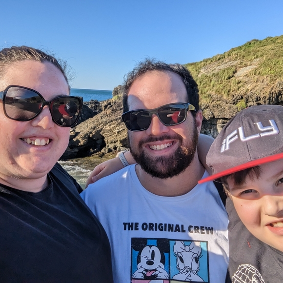 Meet your Posher, Cass - Picture 2 of 4